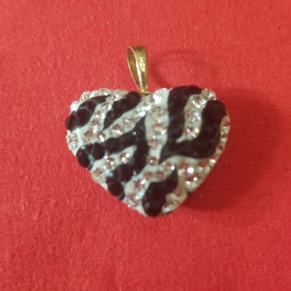 Heart shaped crystal pedant